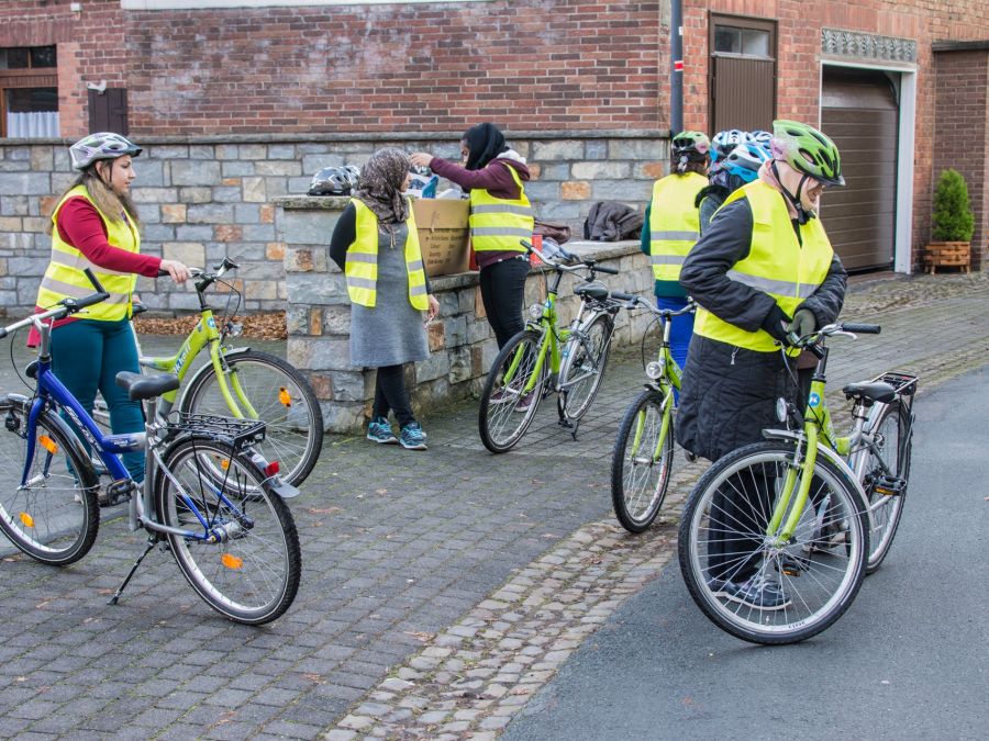 Fahrradtraining für geflüchtete Frauen © Amt für Presse- und Öffentlichkeitsarbeit, Kreis Paderborn, Julian Sprenger